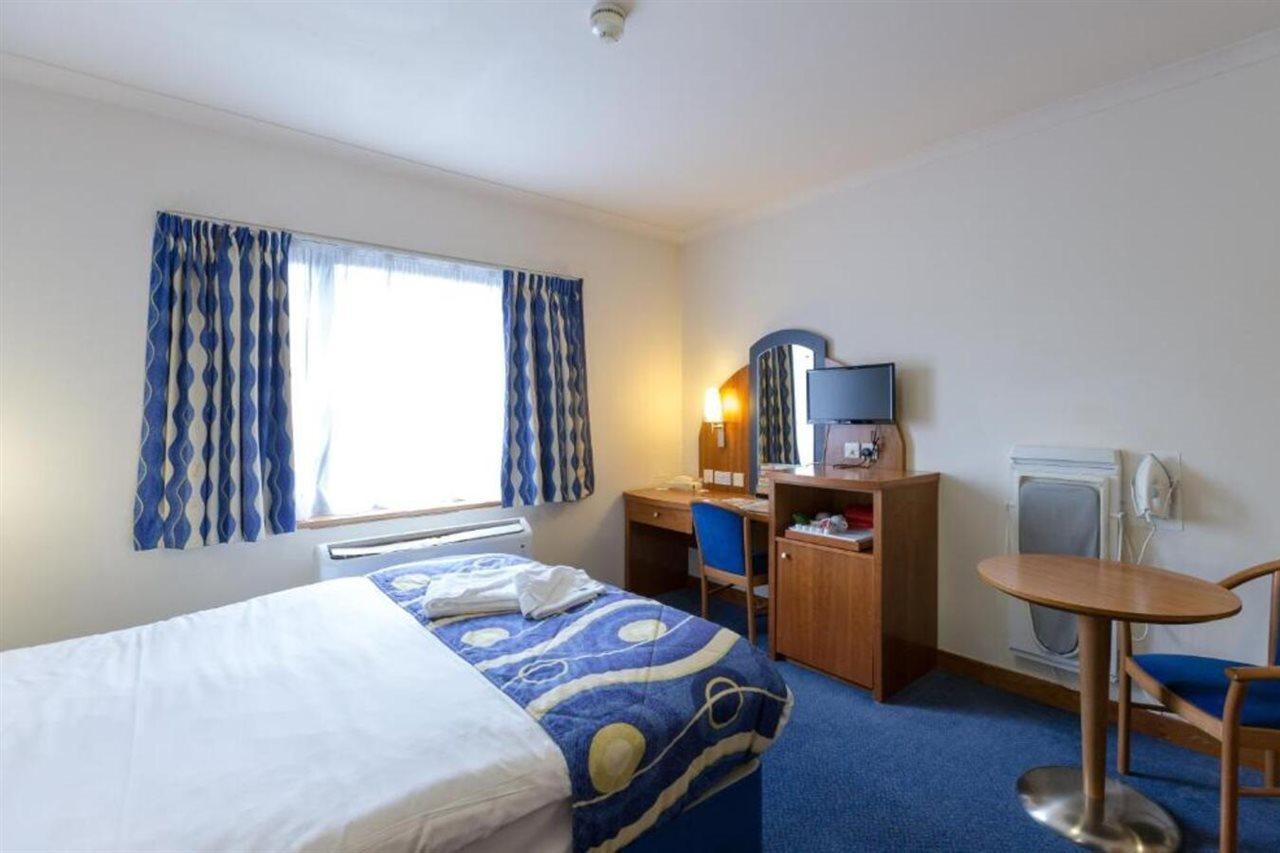 London - Wembley International Hotel Экстерьер фото