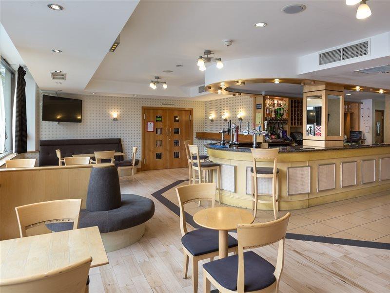London - Wembley International Hotel Экстерьер фото