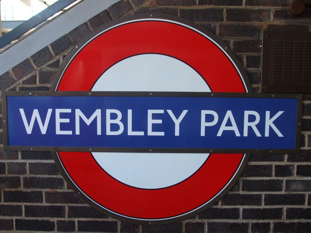 London - Wembley International Hotel Экстерьер фото