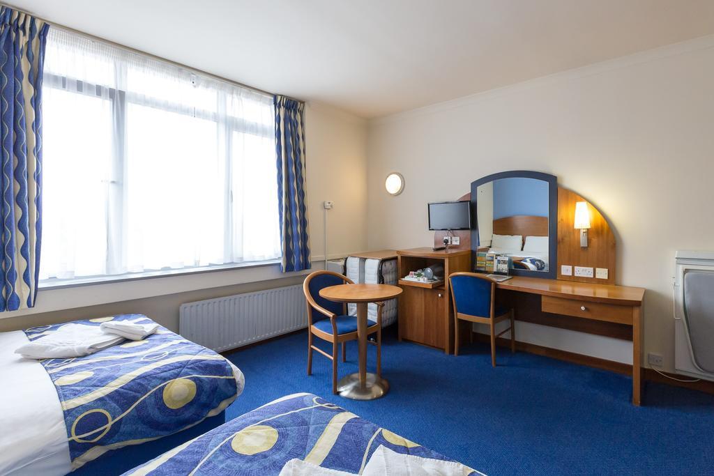 London - Wembley International Hotel Экстерьер фото