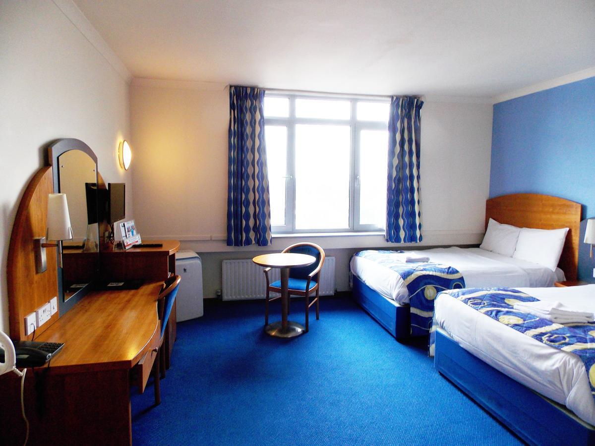 London - Wembley International Hotel Экстерьер фото