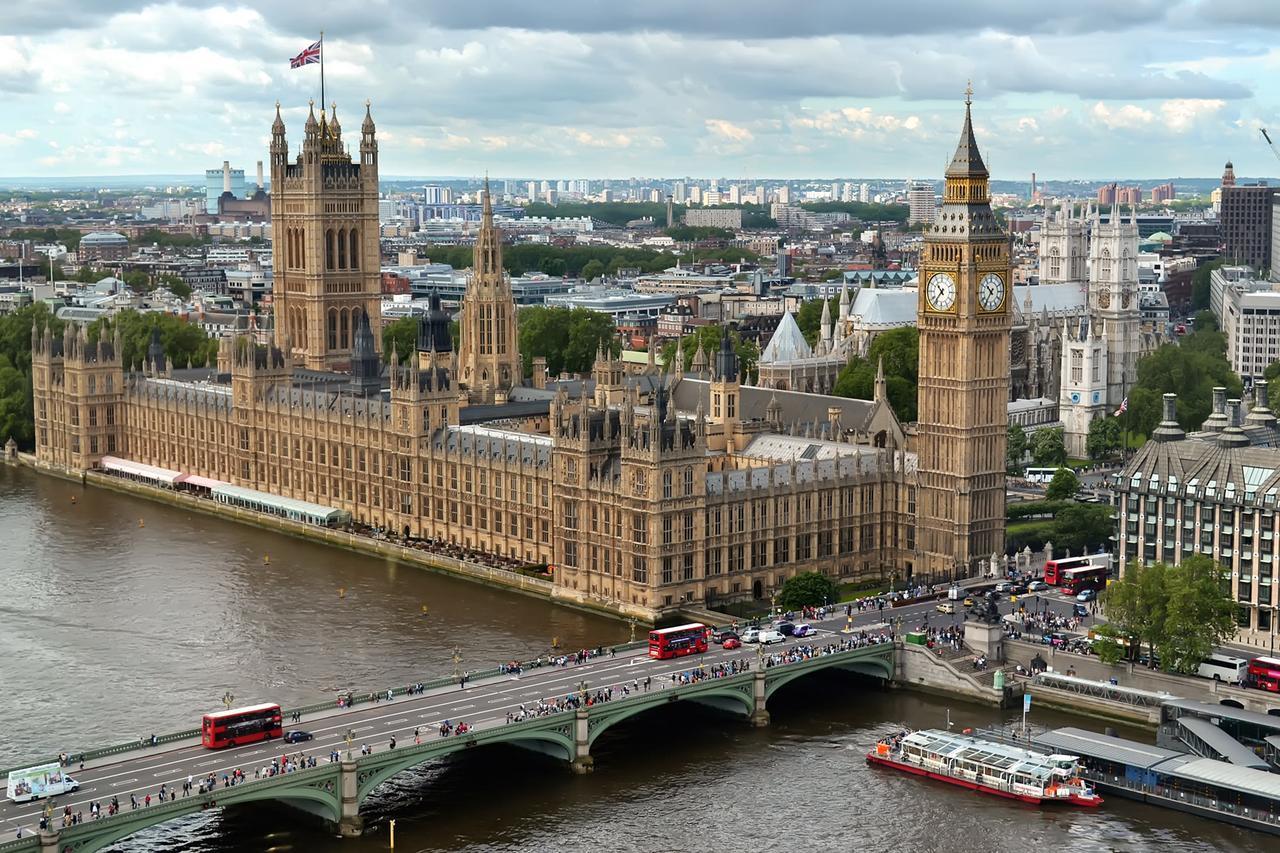 London - Wembley International Hotel Экстерьер фото