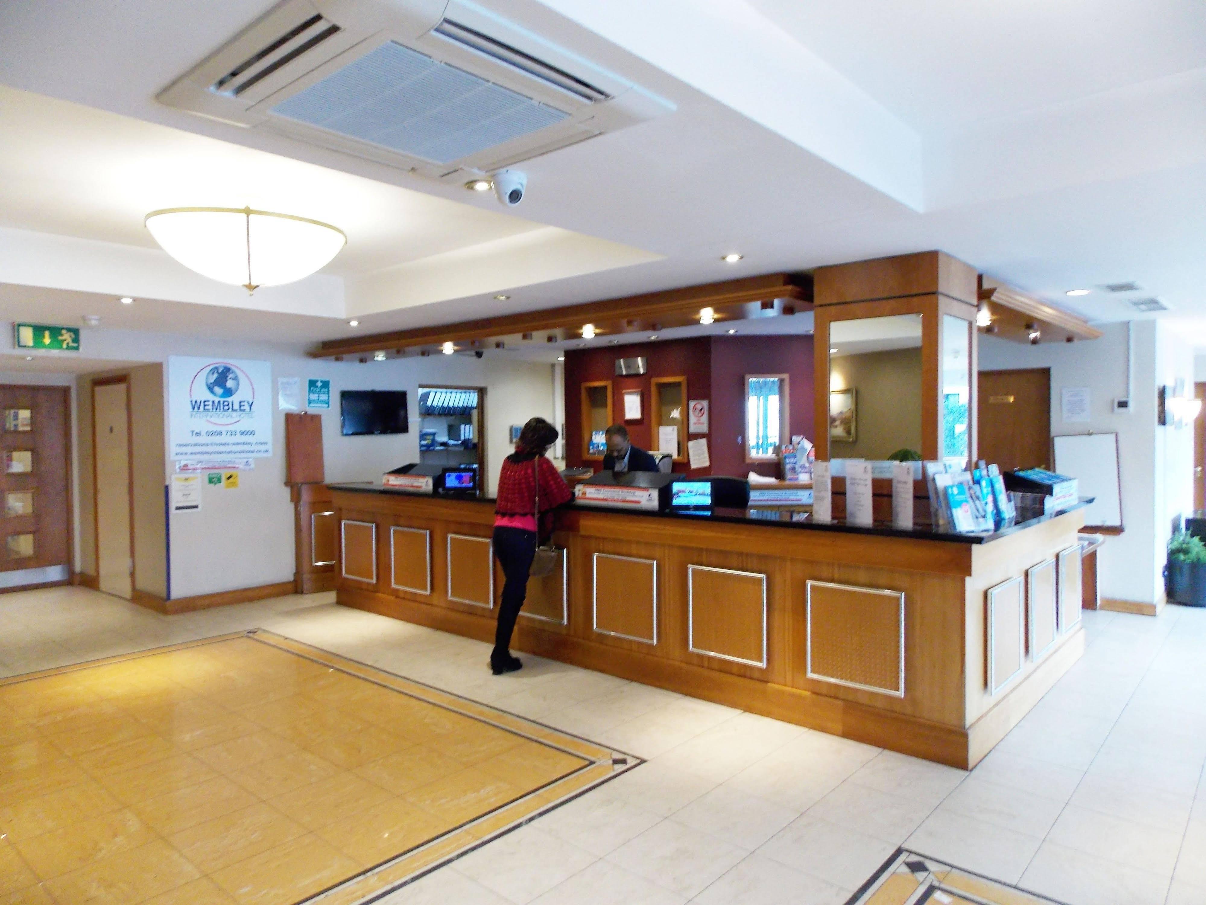 London - Wembley International Hotel Экстерьер фото