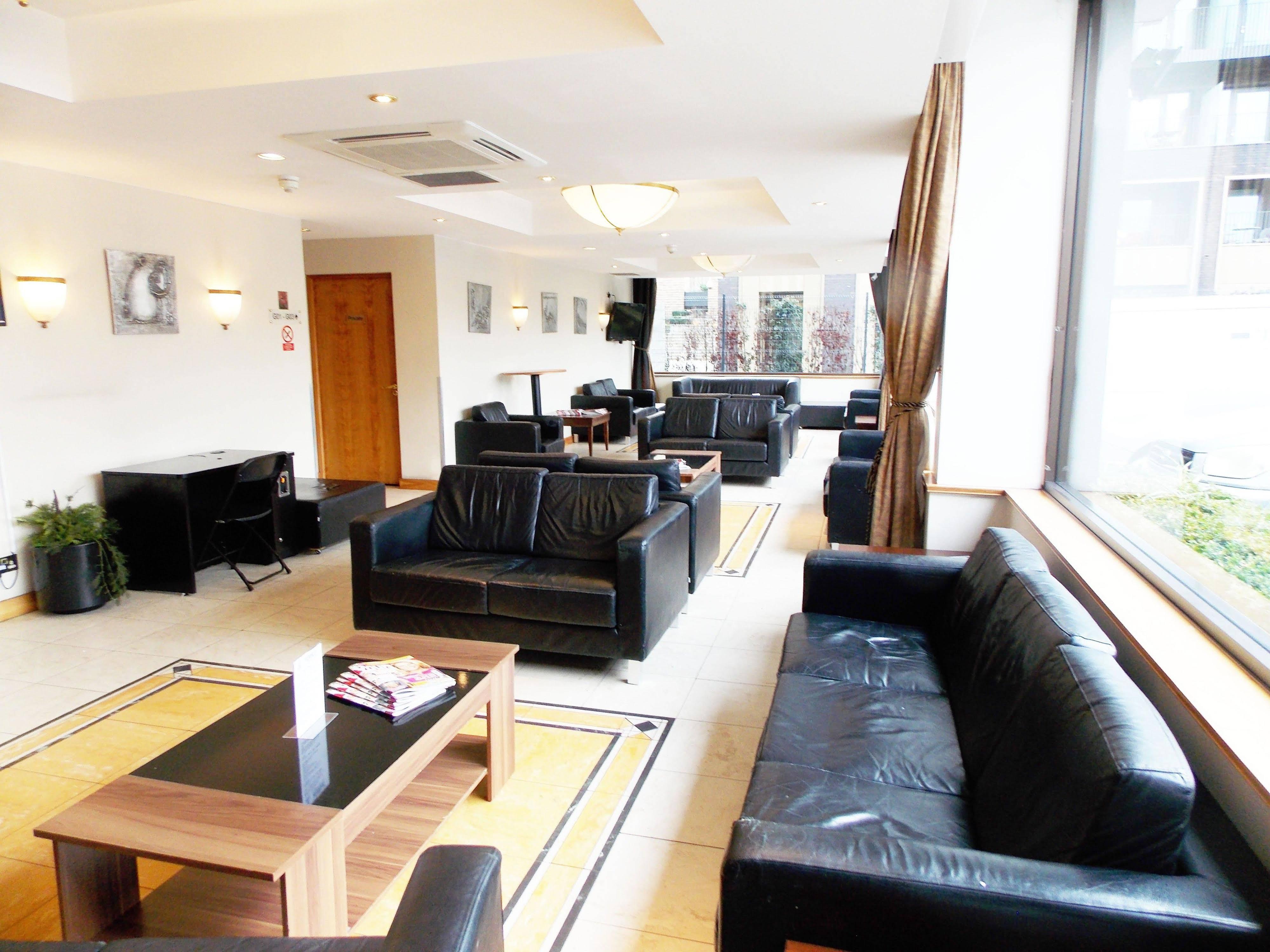 London - Wembley International Hotel Экстерьер фото