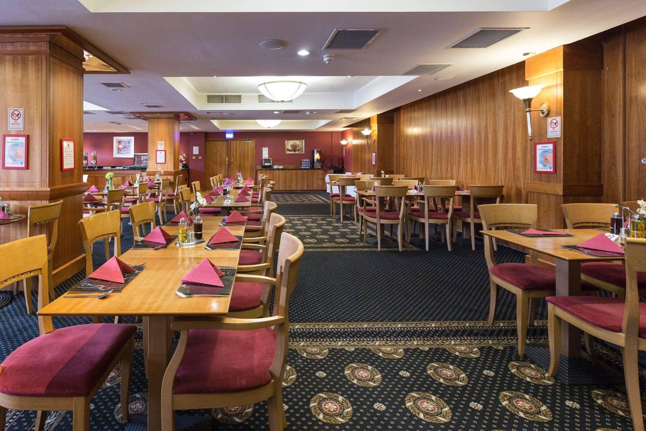 London - Wembley International Hotel Экстерьер фото